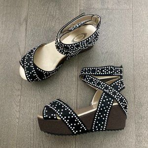 Joyfolie Odette Platforms in Black, Women's 7.5 **NEW IN BOX**